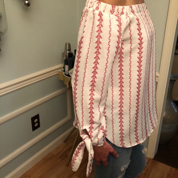 ๐ฟSweet Wanderer off the shoulder (or not) blouse - Picture 4 of 9